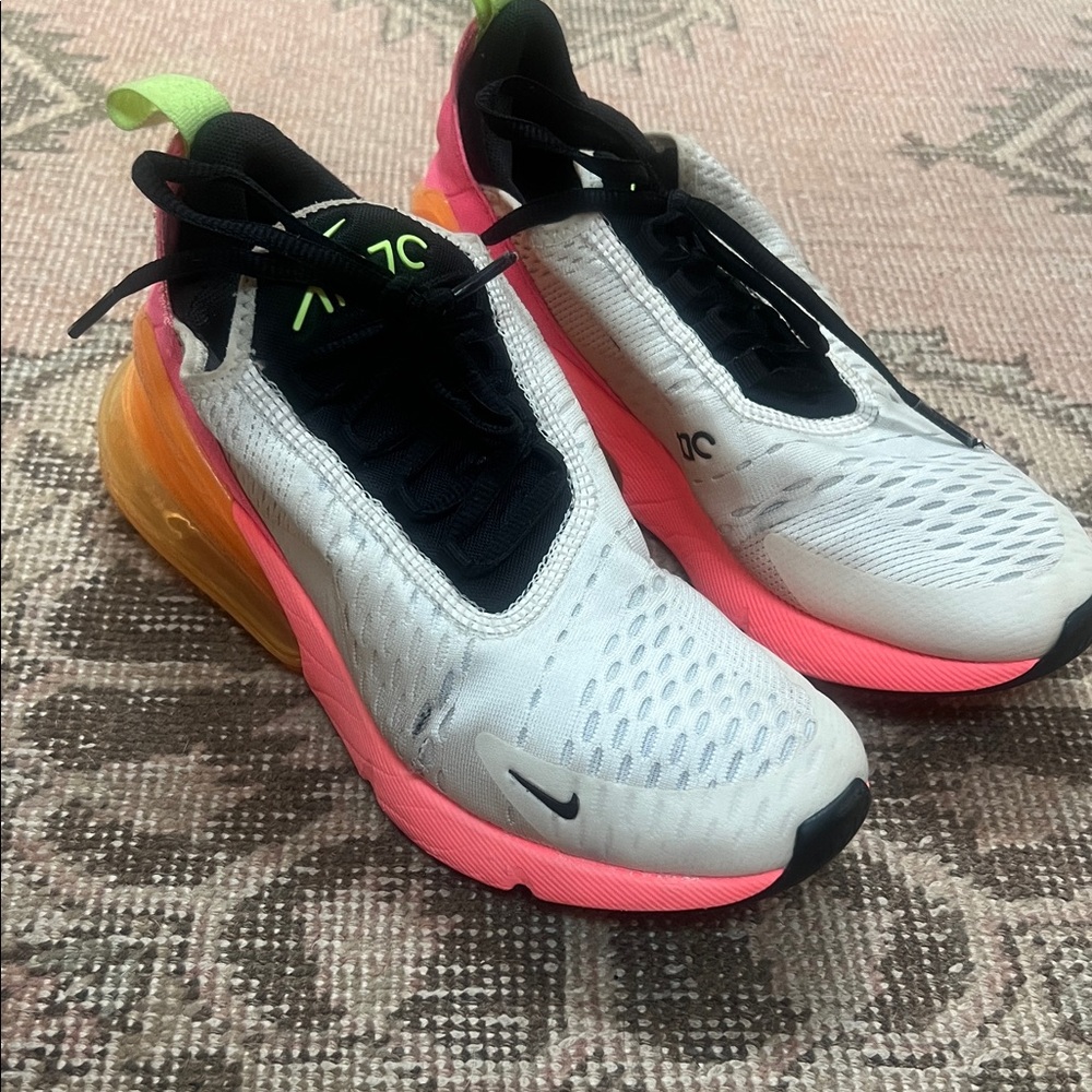 Nike Women’s 270’s White Black Pink Orange Accent Running Shoes Size 7